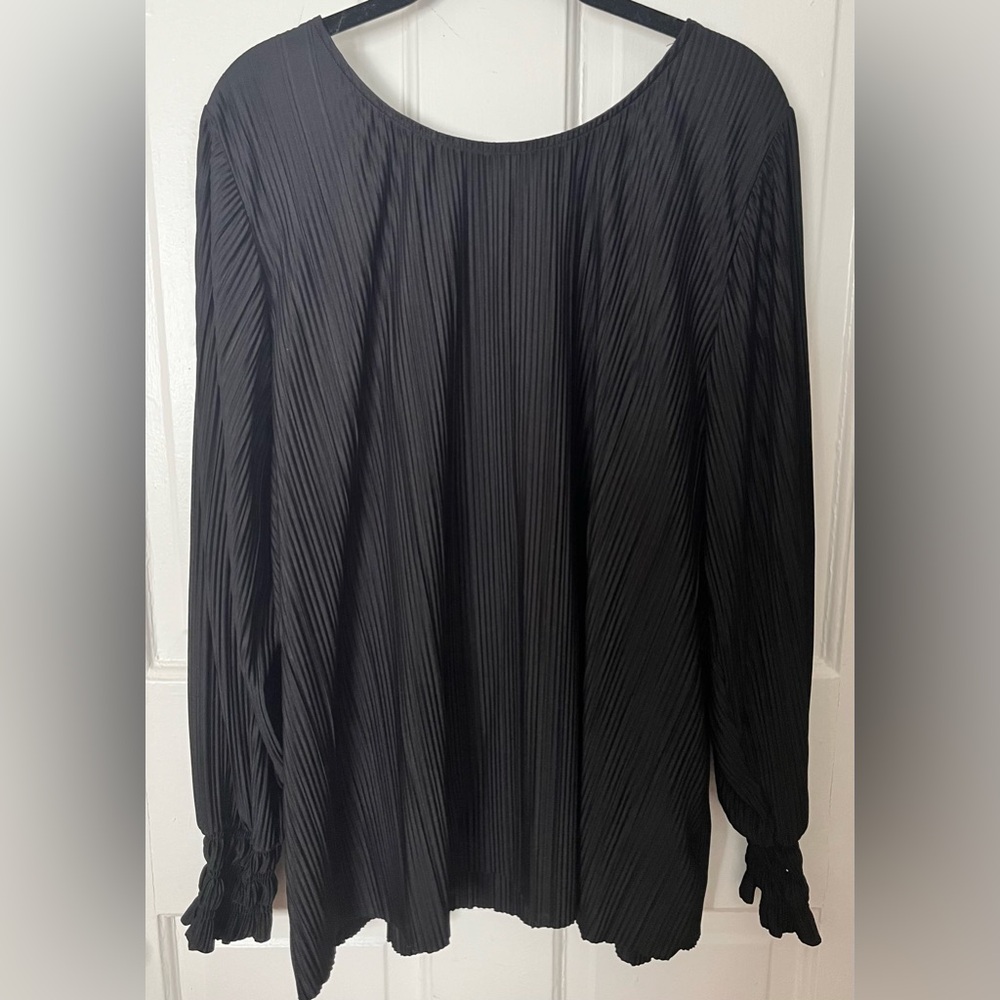 Ava & Viv Long Sleeve Plisse Blouse